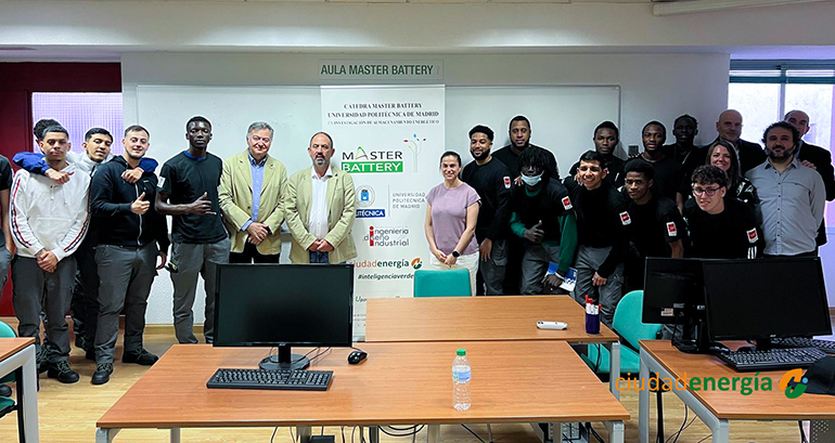 La Cátedra Master Battery – UPM imparte una jornada técnico-formativa a los alumnos del Curso de Instalaciones Solares Fotovoltaicas de CESAL