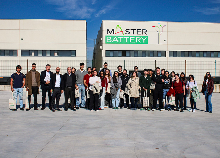The UPM Master's Degree in Energy Engineering visits Master Battery and the Ciudadenergía Campus